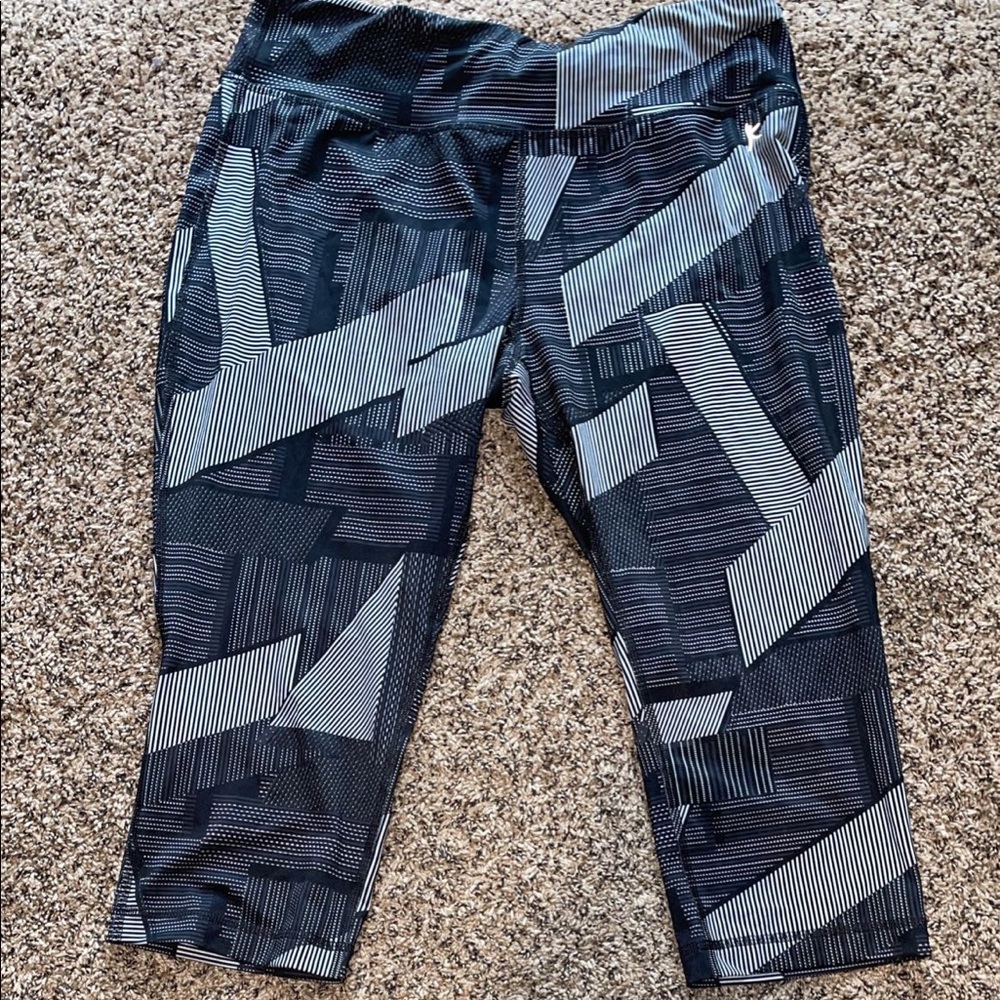 Capri workout leggings